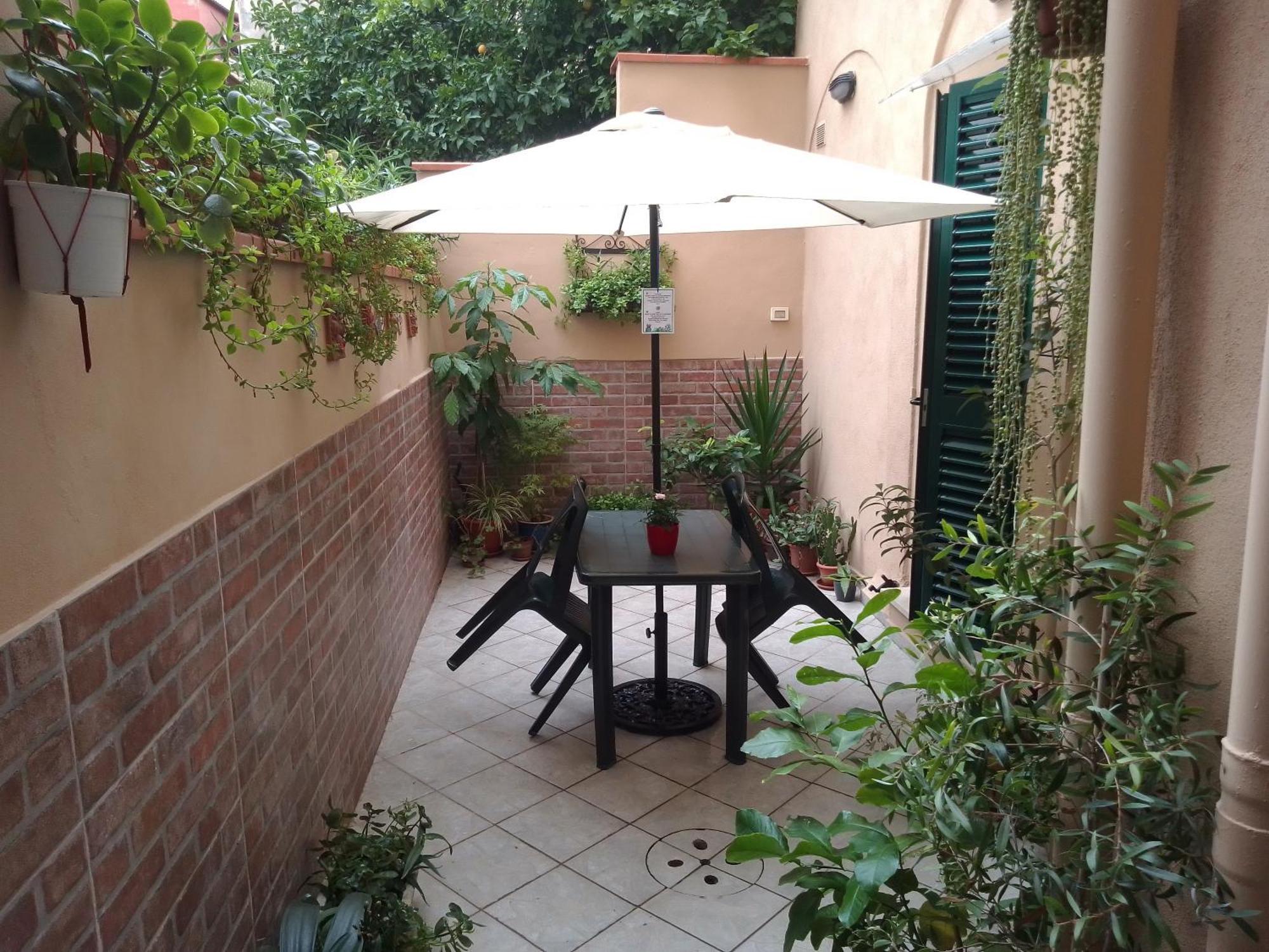 Ferienwohnung Il Piccolo Eden - Private Garden Livorno Exterior foto