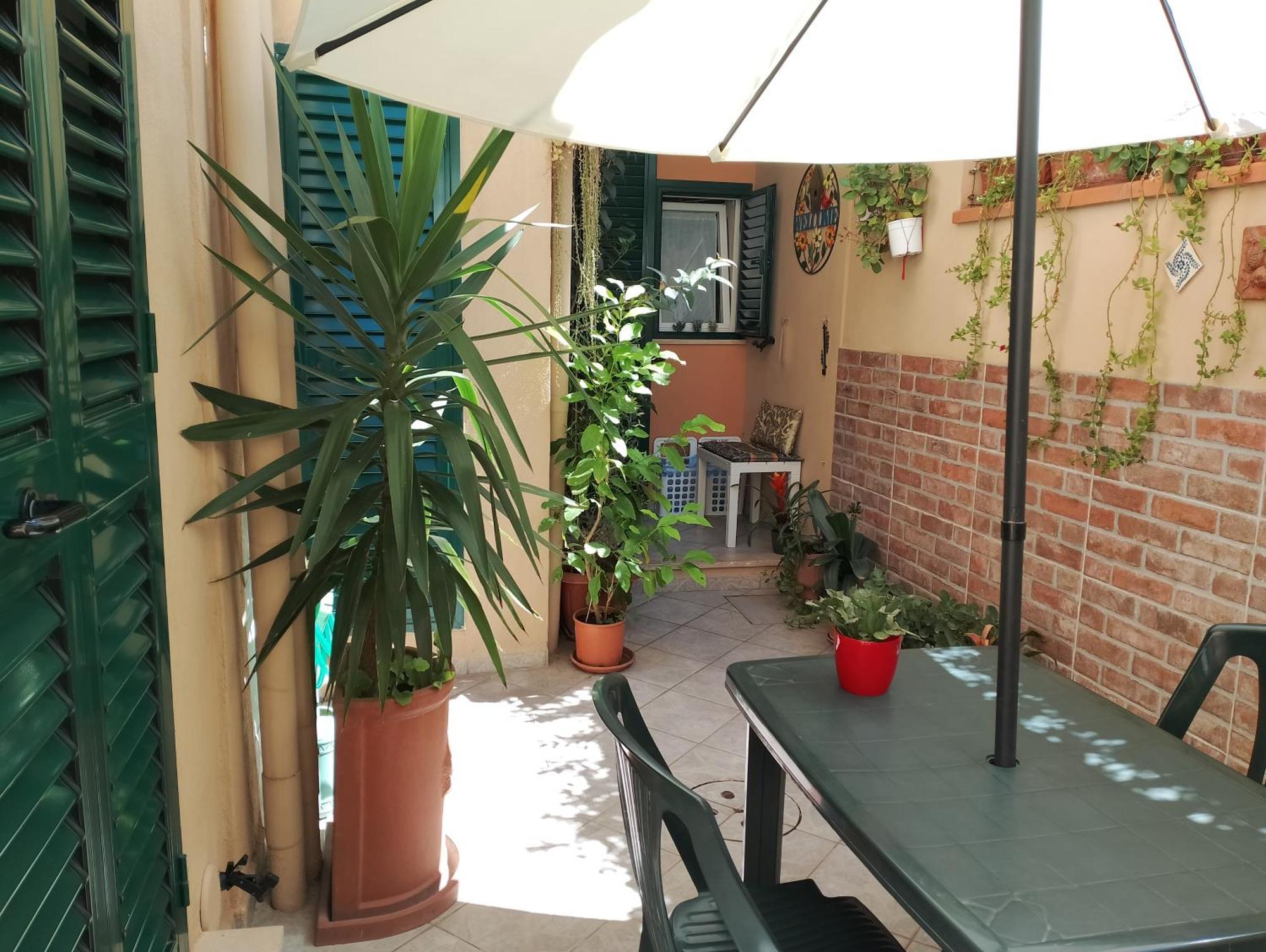 Ferienwohnung Il Piccolo Eden - Private Garden Livorno Exterior foto
